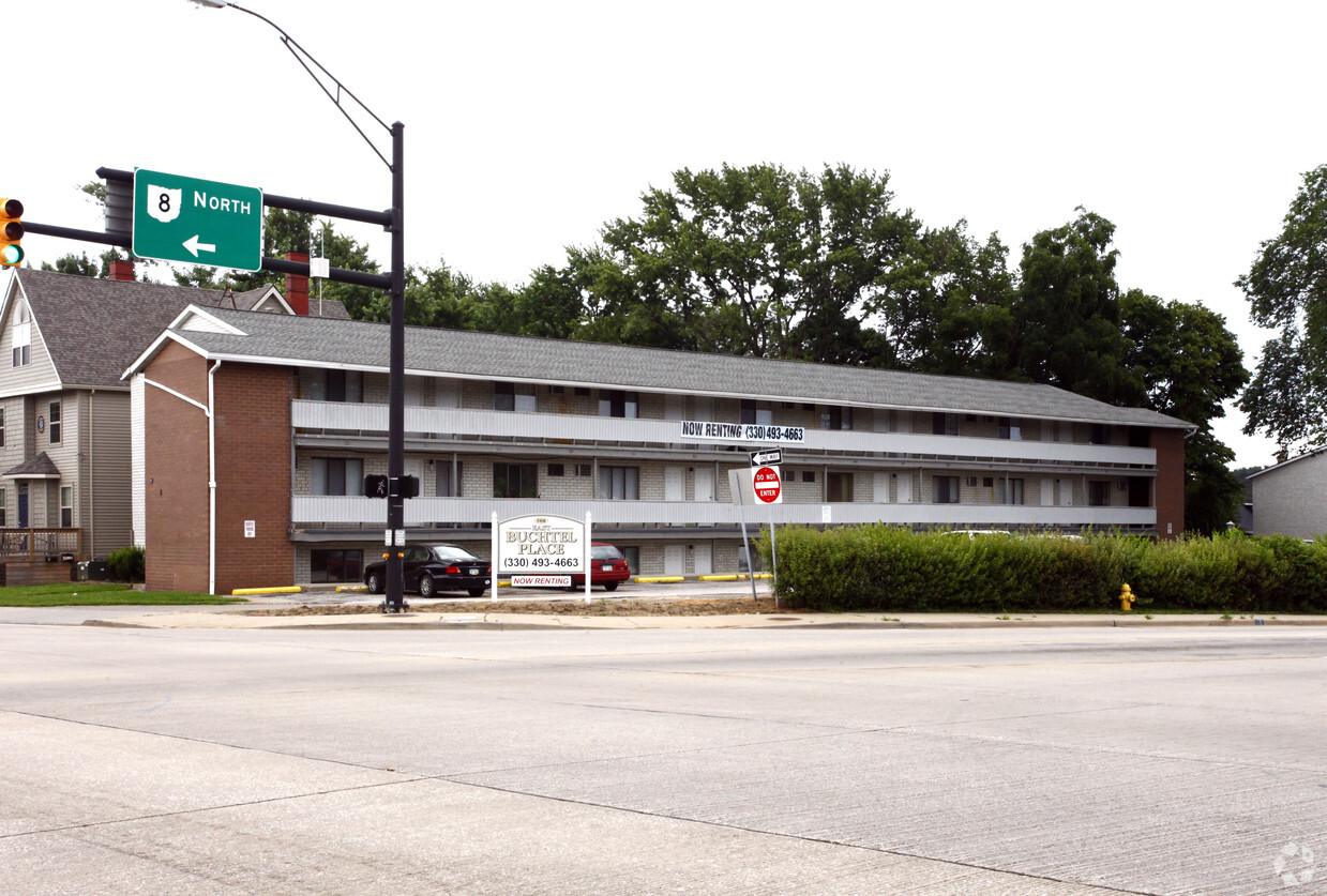 Vista a la fuente Apartaments - Buchtel Ave