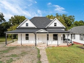 Building Photo - 608 Montgomery St