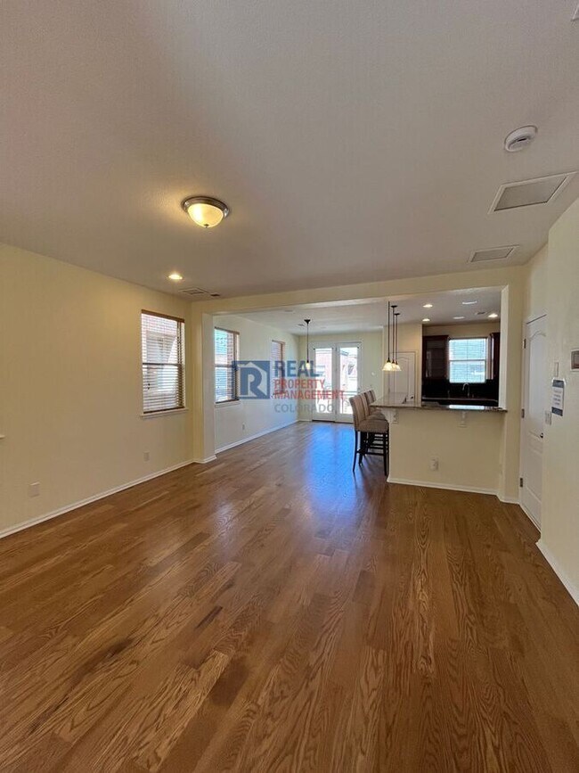 Foto del edificio - 13583 E Longview Ave