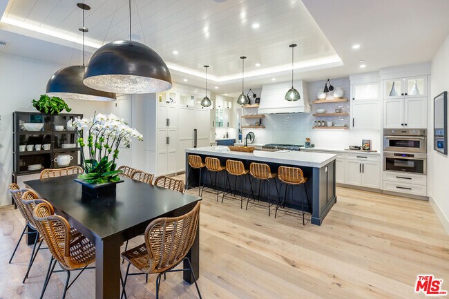 Foto del edificio - 24277 Dry Canyon Cold Creek Rd