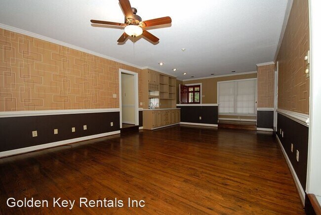Building Photo - 3 br, 2 bath House - 220 Glenwood Trail *AHS*
