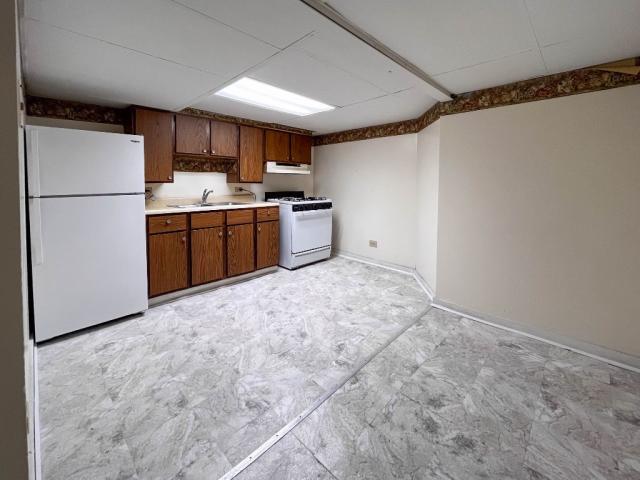 Building Photo - 1 bedroom in CHICAGO IL 60619