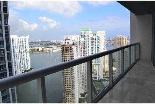 Building Photo - 495 Brickell Ave
