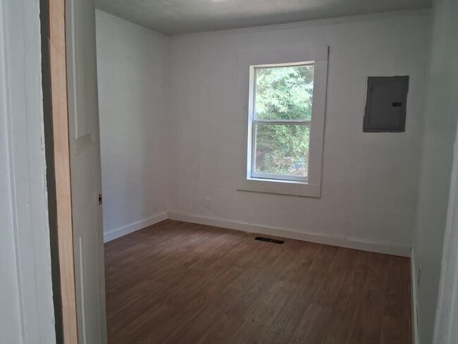 Building Photo - 40 Skylark Cir