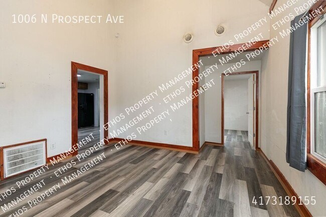 Foto del edificio - 1006 N Prospect Ave