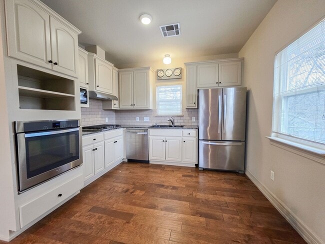 Building Photo - 4515 Avenue G