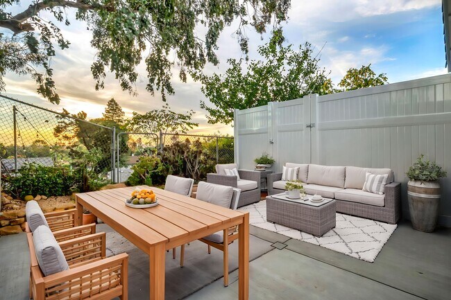 Foto del edificio - 1288 Uppingham Dr