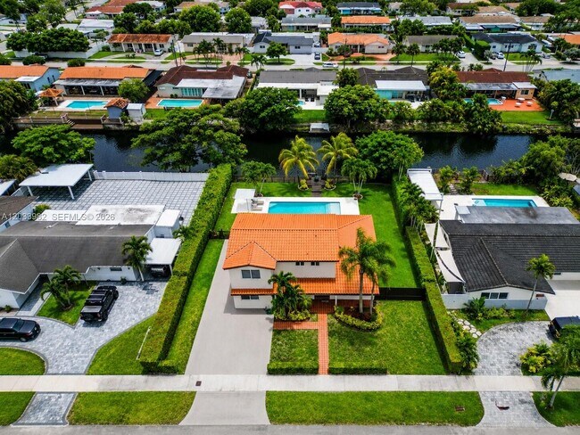 Foto del edificio - 9780 SW 19th St