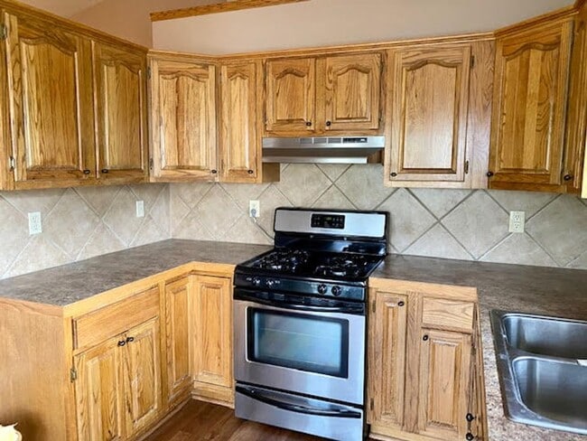 Building Photo - 4 bedroom/3 bath house (12110 E Laguna)