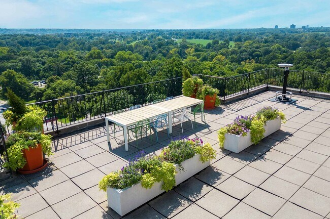 Building Photo - Parc Frontenac