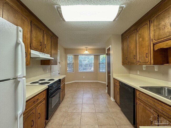 Foto del edificio - 3660 Buford Cir