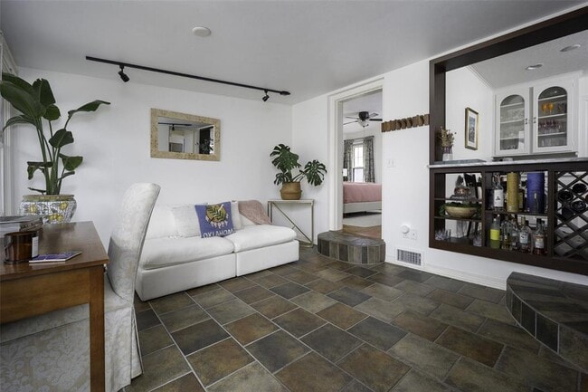 Building Photo - 717 NW 42nd St