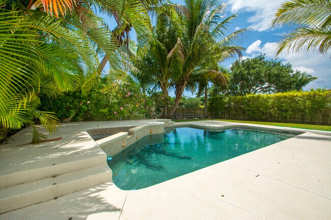 Foto del edificio - 2470 Compass Pointe Dr