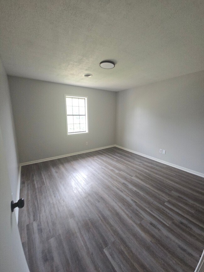 Building Photo - 207 Highland St