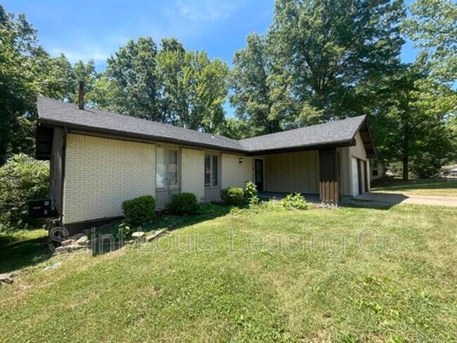 Building Photo - 1612 Forestedge Dr