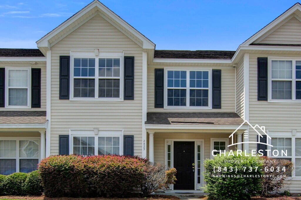 Primary Photo - 2425 Scholar Ln