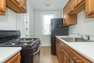 Building Photo - 136 Highland Ave