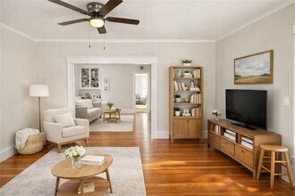 Building Photo - 22 Mayflower St