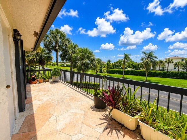 Foto del edificio - 13640 Coconut Palm Ct
