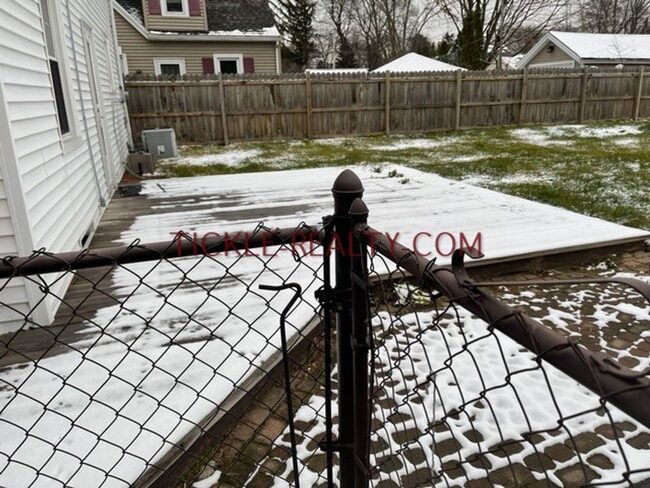 Foto del edificio - 3 Bedroom, 1 Bath Home with Garage, Central Air, Deck, Partially Fenced Yard