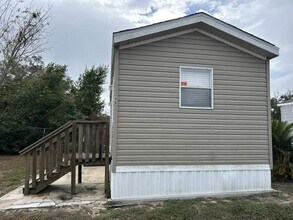 Building Photo - 6941 MacDonald Ct