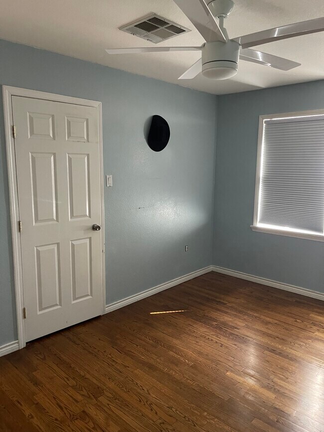 Foto del edificio - 1609 Harvard Ave