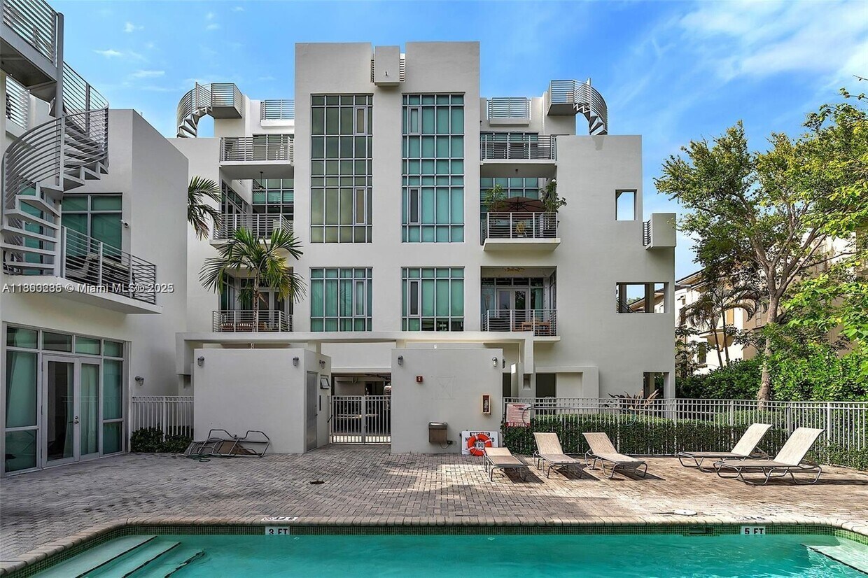 Foto principal - 3062 Bird Ave