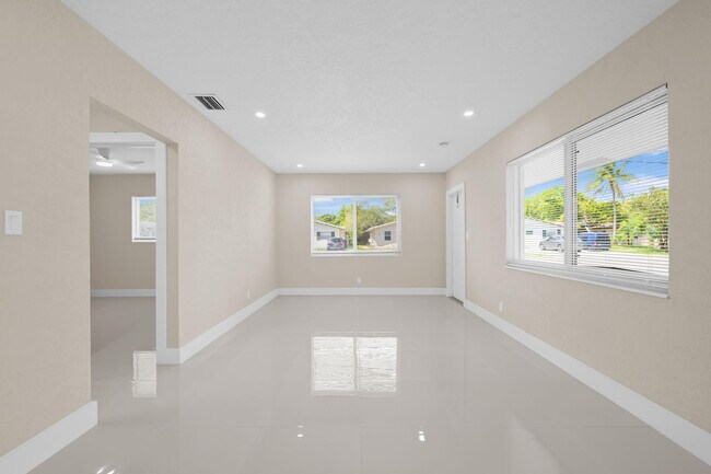 Foto del edificio - 832 NE 12th Ave