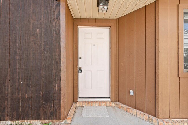 Building Photo - 1022 Alderwood Way