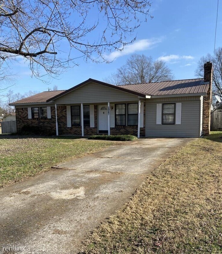 Primary Photo - 3 br, 1 bath House - 2947 Lynnwood Cir SW