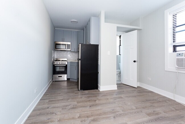 Foto del edificio - 545 W Belmont Ave