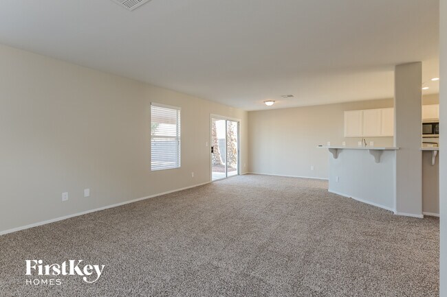Foto del edificio - 5576 Summer Joy St