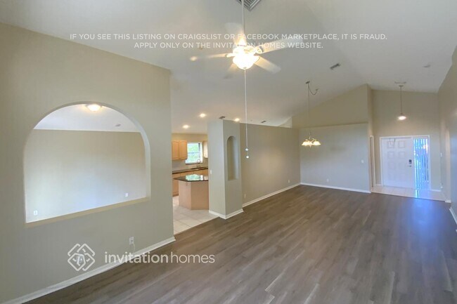 Foto del edificio - 10484 Lexington Cir S