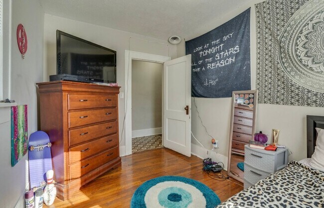 Foto del edificio - Charming updated Home 3bd/1ba   Kingsport TN