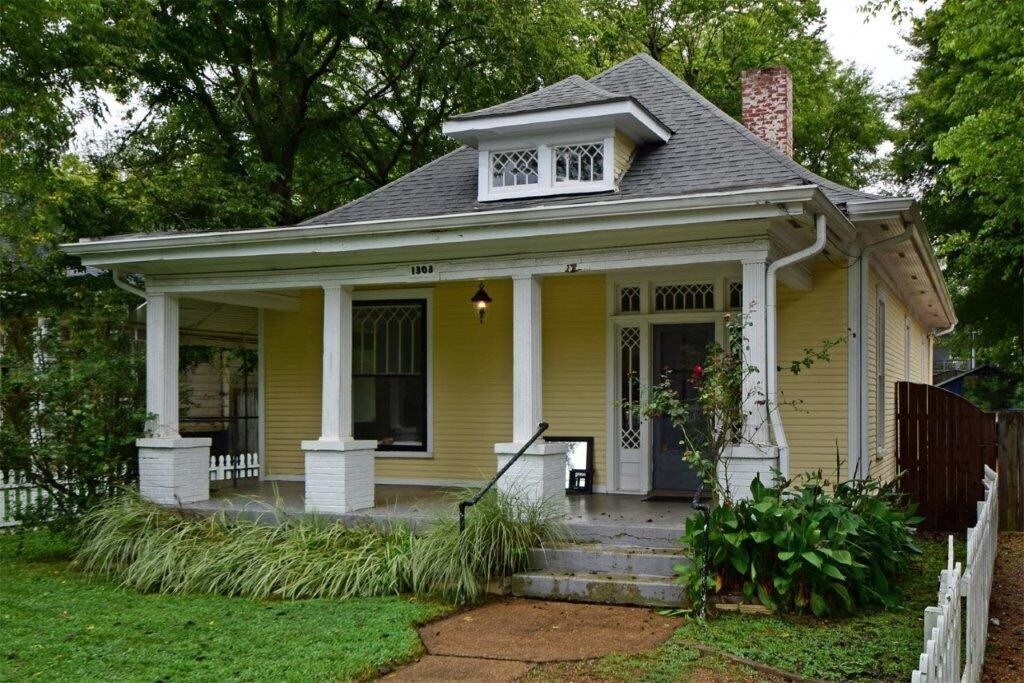 Foto principal - 1303 Greenwood Ave