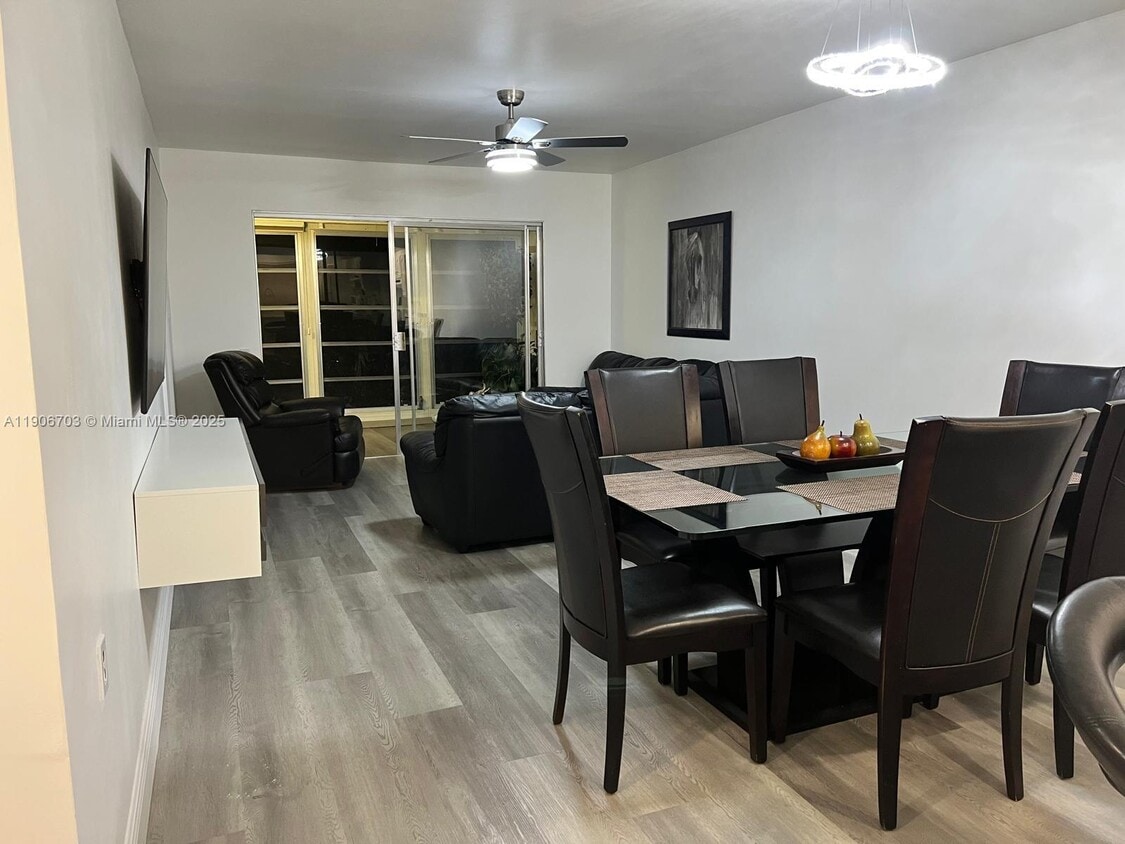 Foto principal - 1208 Bahama Bend