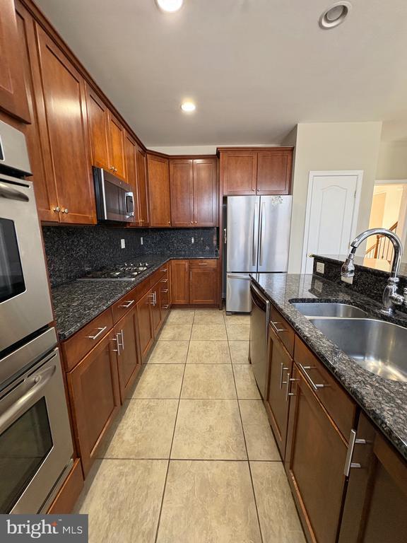 Foto del edificio - 14842 Potomac Corner Ln