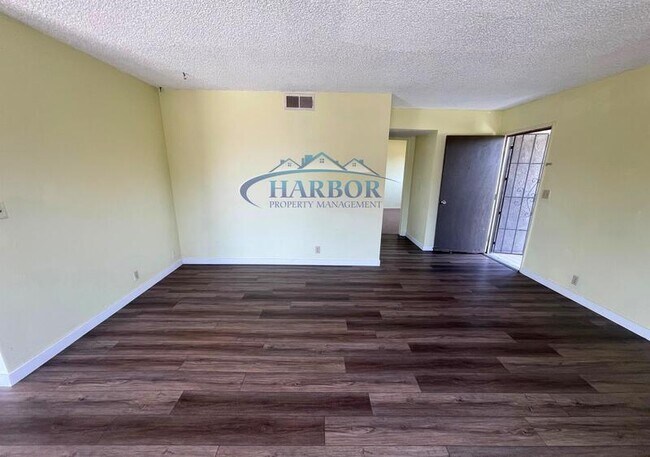 Foto del edificio - 4929 West 120th Street - 2