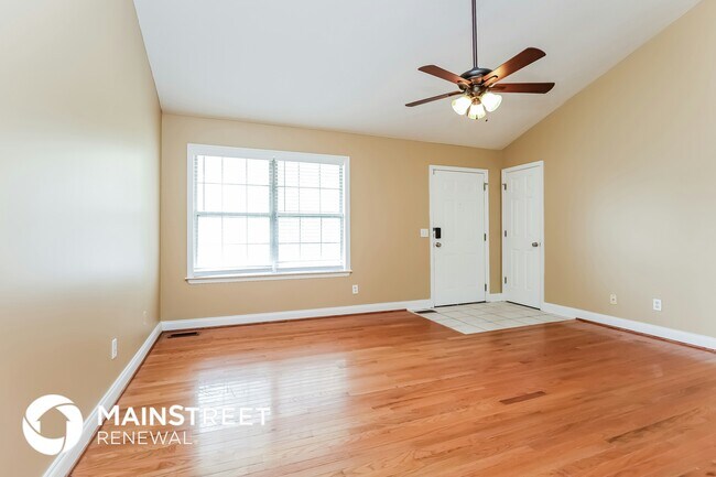 Foto del edificio - 5021 Trailwater Dr