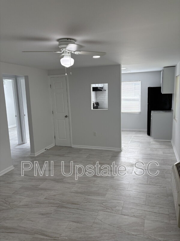 Building Photo - 201 Chandler Dr