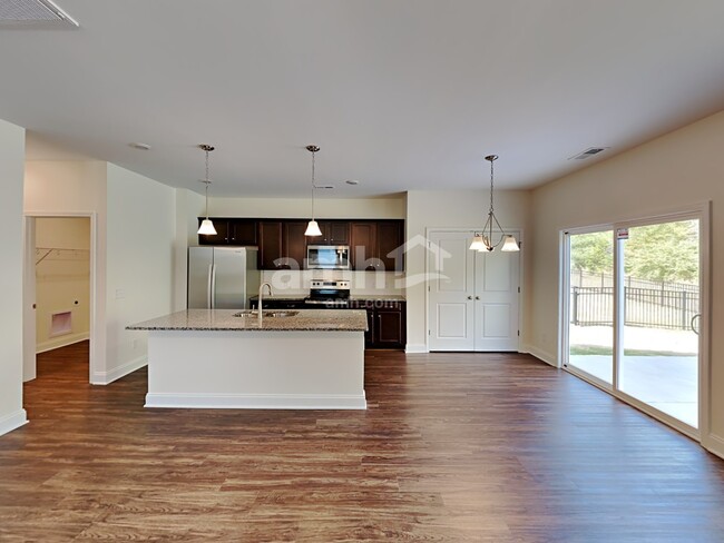 Foto del edificio - 3017 Lucky Ln