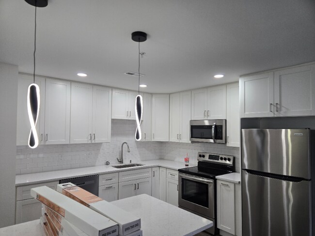 Building Photo - 2194 Central Ave