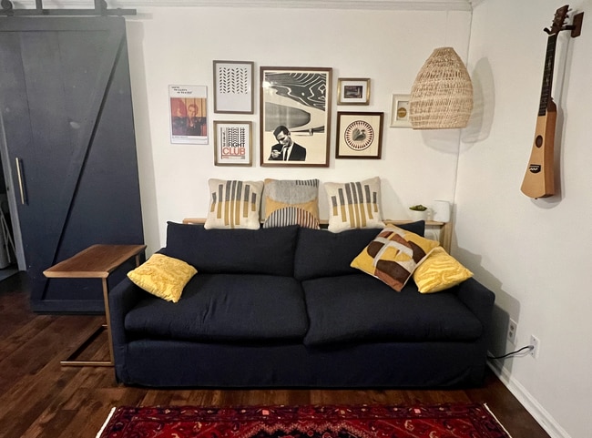 Living Room - 300 Thorne Rd