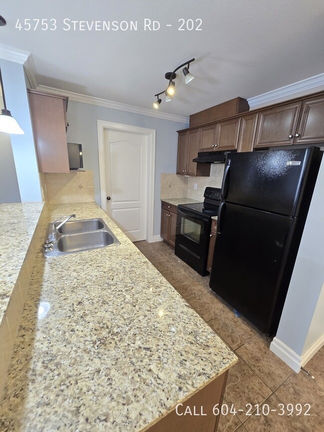 Building Photo - Centrally Located Condo in Sardis