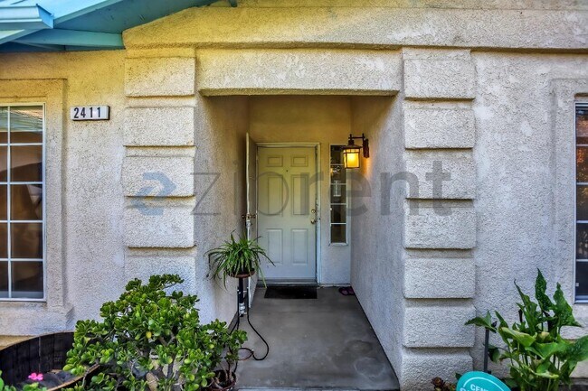 Building Photo - Unit