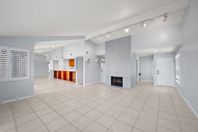 Building Photo - 6082 Cirrus St