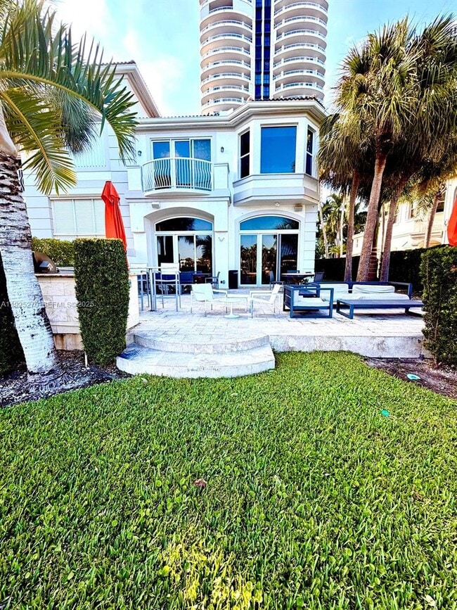 Foto del edificio - 21025 NE 38th Ave