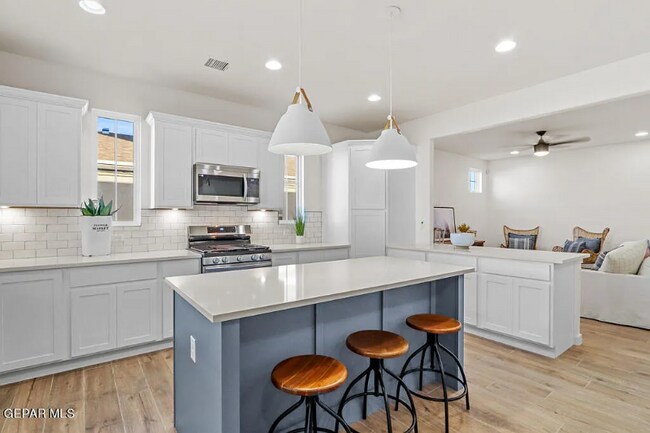 Foto del edificio - 844 Chillington Rd