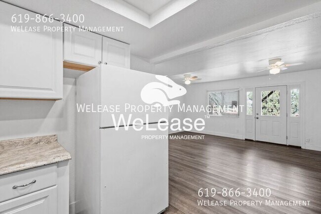 Foto del edificio - 8038 Lemon Ave