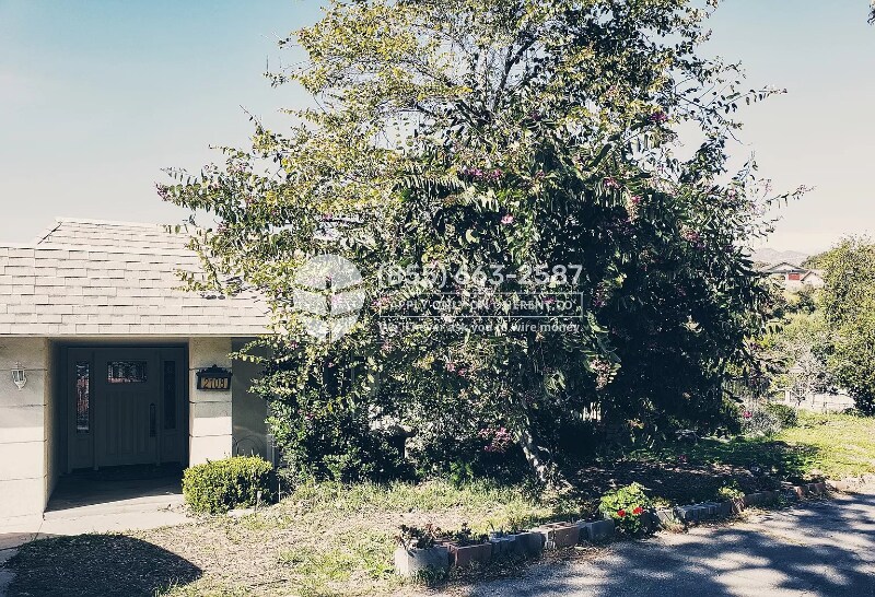 Primary Photo - 2108 El Arbolita Dr